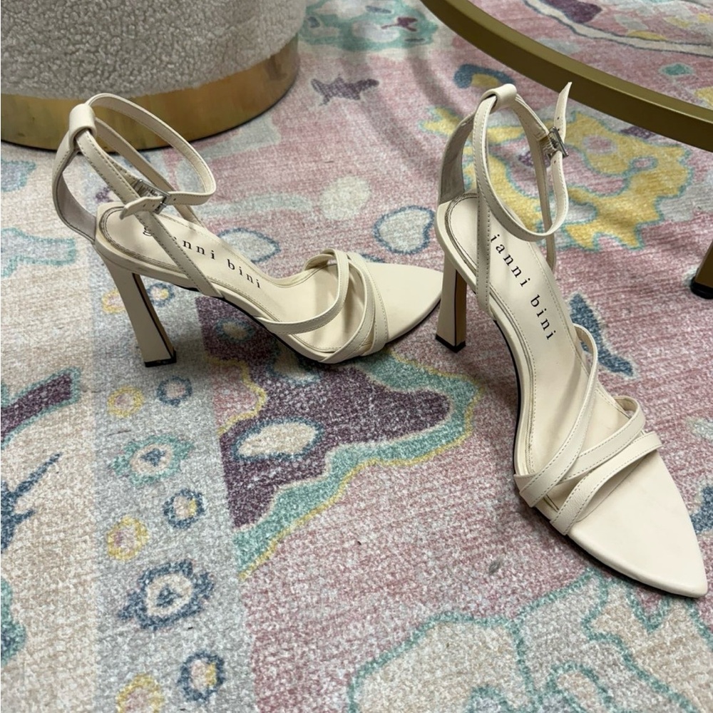 Gianni Bini Elegant Cream Heels
